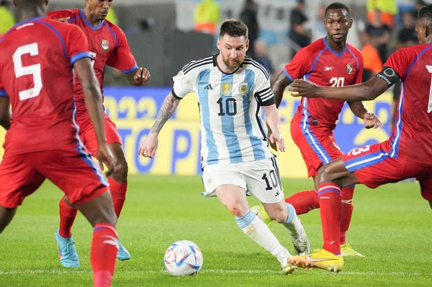 Lionel Messi reste incertain quant à sa participation face au Paraguay